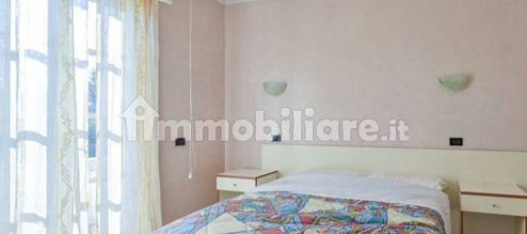 Villa de 20 dormitorios en Lainate, Italy No. 85443 44