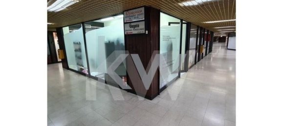 21m² Commercial property in Porto, Portugal No. 50636 9