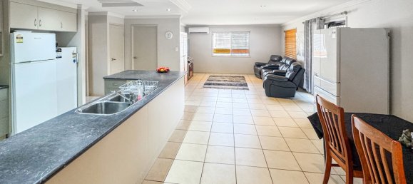 4 bedrooms House in Kingaroy, Australia No. 108 6