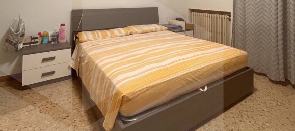 6 rooms Apartment in Vicenza, Italy No. 22360 2