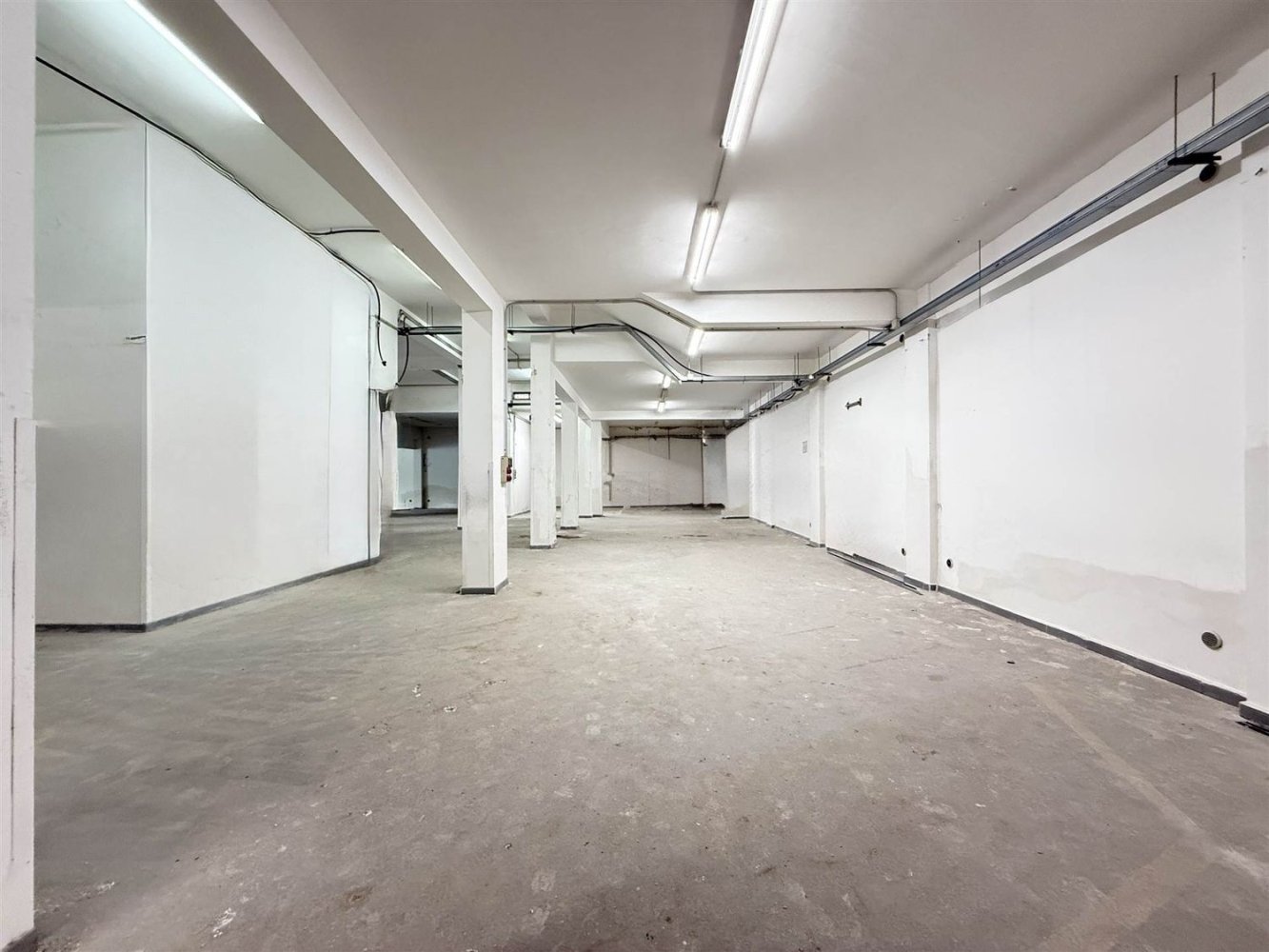 550m² Warehouse in Catania, Italy No. 343050