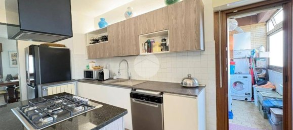 3 Schlafzimmer Wohnung in Rome, Italy, Nr. 370179 13