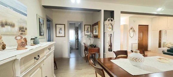 3 Schlafzimmer Wohnung in Rome, Italy, Nr. 370179 8