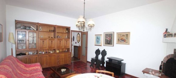 2 Schlafzimmer Villa in Valmadrera, Italy, Nr. 377045 4