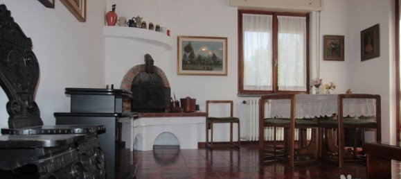 2 Schlafzimmer Villa in Valmadrera, Italy, Nr. 377045 2