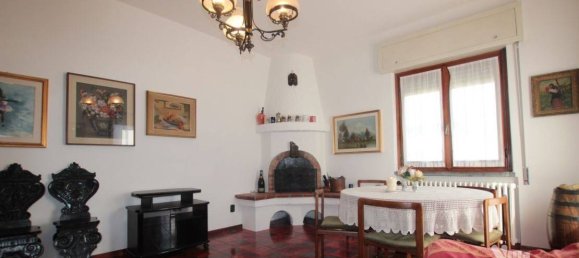 2 Schlafzimmer Villa in Valmadrera, Italy, Nr. 377045 5