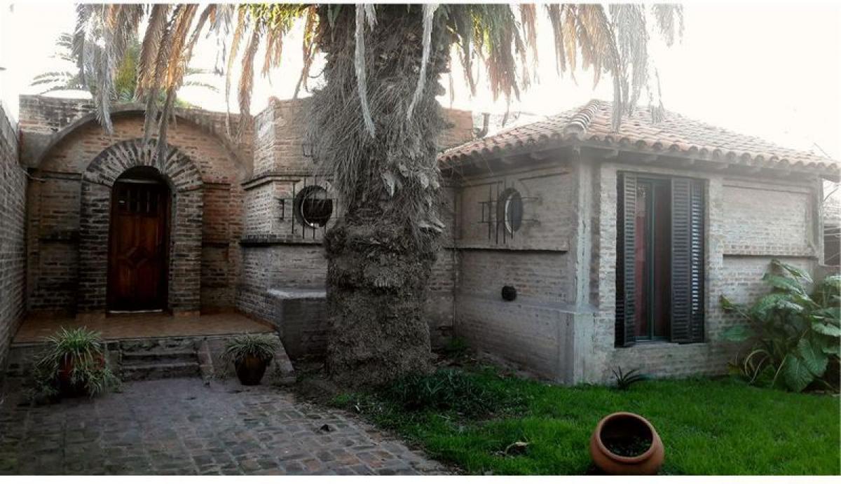 4 bedrooms House in Esteban Echeverria, Argentina No. 60636