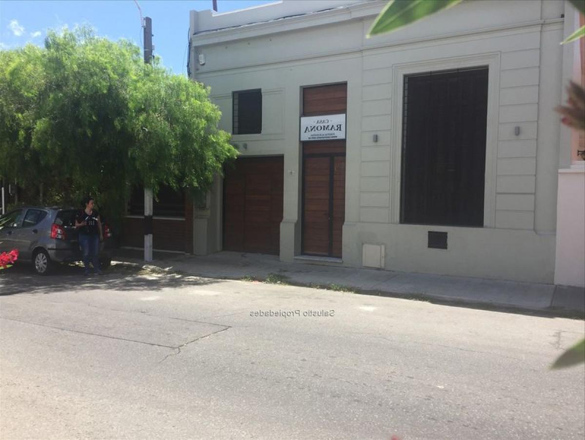 3 bedrooms House in Montevideo, Uruguay No. 12030