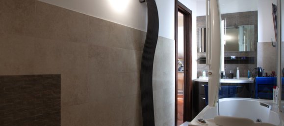 2 rooms Apartment in Rome, Italy No. 11121 33