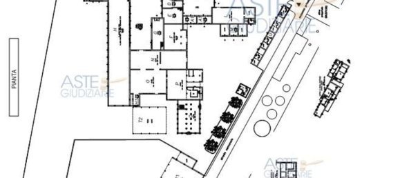 790m² Commercial property in Venosa, Italy No. 342441 10