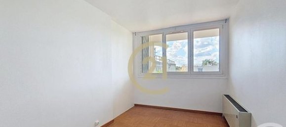3 Schlafzimmer Wohnung in Villiers-le-Bel, France, Nr. 355273 9