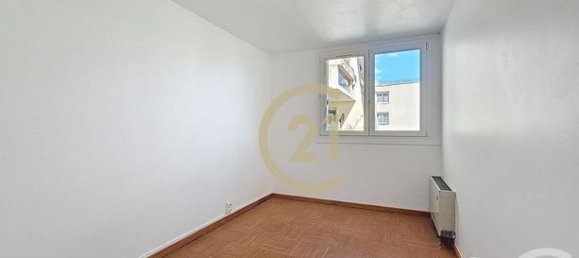 3 Schlafzimmer Wohnung in Villiers-le-Bel, France, Nr. 355273 11