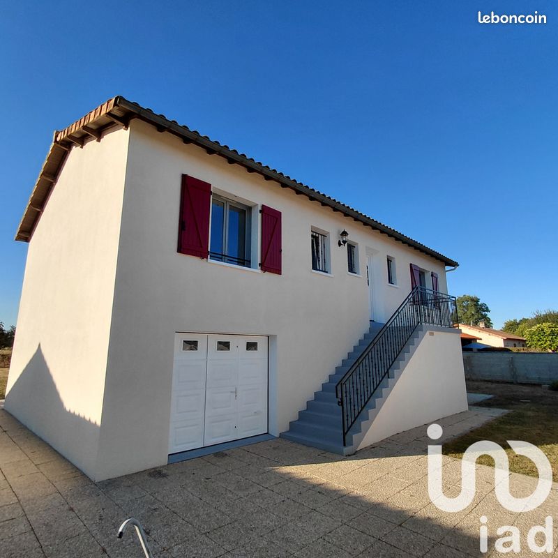 5 bedrooms House in Deux-Sevres, France No. 337782