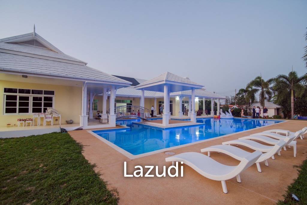 5 bedrooms Villa in Hua Hin, Thailand No. 16854