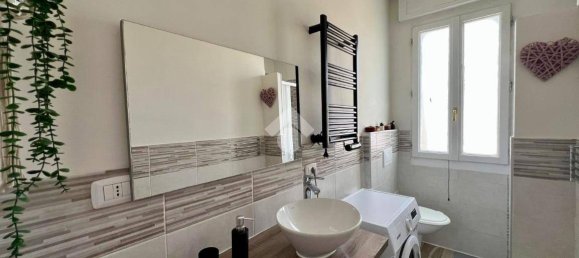 1 bedroom Apartment in Mantua, Italy No. 343317 3