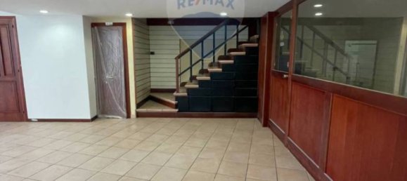 Коммерческая недвижимость с 2 комнатами в Бари, Италия № 208956 7