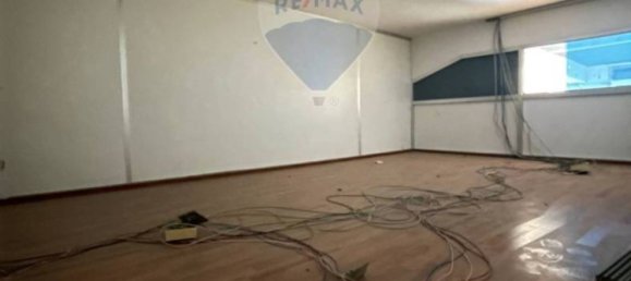 Коммерческая недвижимость с 2 комнатами в Бари, Италия № 208956 10