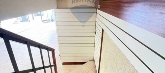 Коммерческая недвижимость с 2 комнатами в Бари, Италия № 208956 9