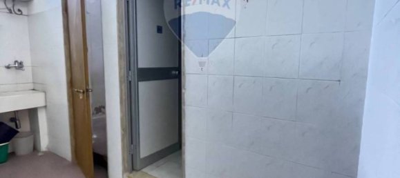 Коммерческая недвижимость с 2 комнатами в Бари, Италия № 208956 18