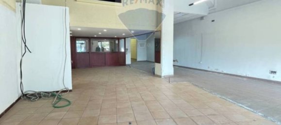 Коммерческая недвижимость с 2 комнатами в Бари, Италия № 208956 5