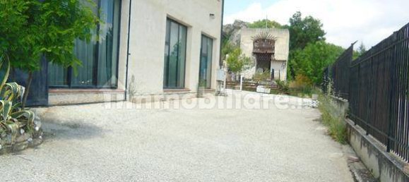 950m² Commercial property in Oratino, Italy No. 73196 2
