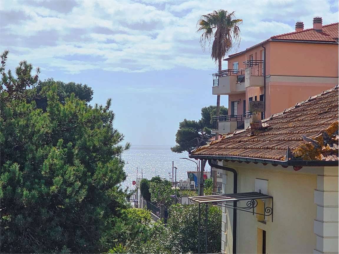 2 bedrooms Apartment in Diano Marina, Italy No. 270175