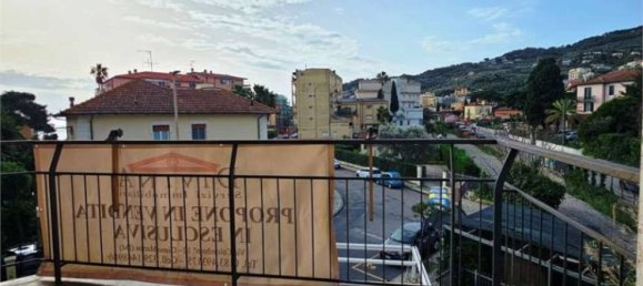 Квартира с 2 спальнями в Диано Марина, Италия № 270175 18