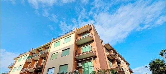 Квартира с 2 спальнями в Диано Марина, Италия № 270175 15