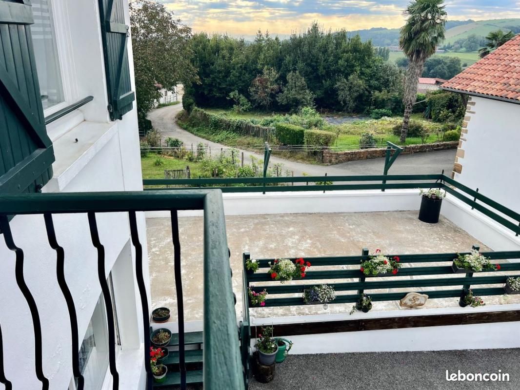 8 bedrooms House in Saint-Palais, France No. 197071