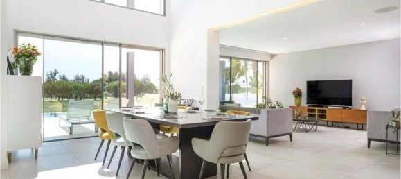 5 bedrooms Villa in Quarteira, Portugal No. 120503 3