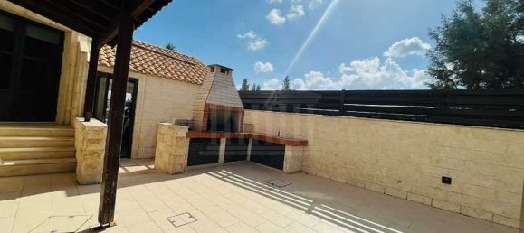 5 bedrooms House in Aradippou, Cyprus No. 15728 3