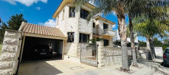 5 bedrooms House in Aradippou, Cyprus No. 15728 4