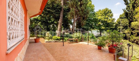 3 bedrooms Apartment in Rome, Italy No. 198025 32