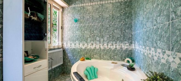 3 bedrooms Apartment in Rome, Italy No. 198025 24