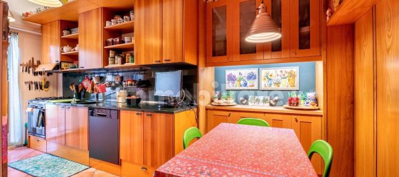 3 bedrooms Apartment in Rome, Italy No. 198025 9