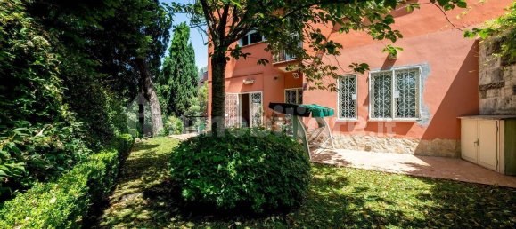 3 bedrooms Apartment in Rome, Italy No. 198025 2