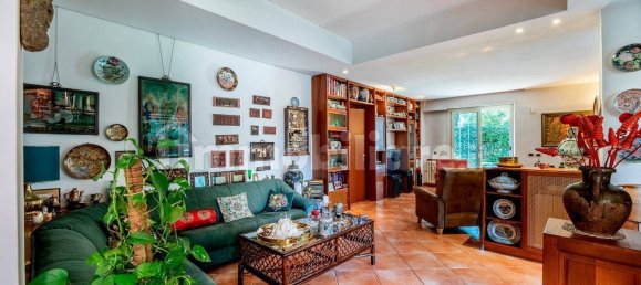 3 bedrooms Apartment in Rome, Italy No. 198025 4