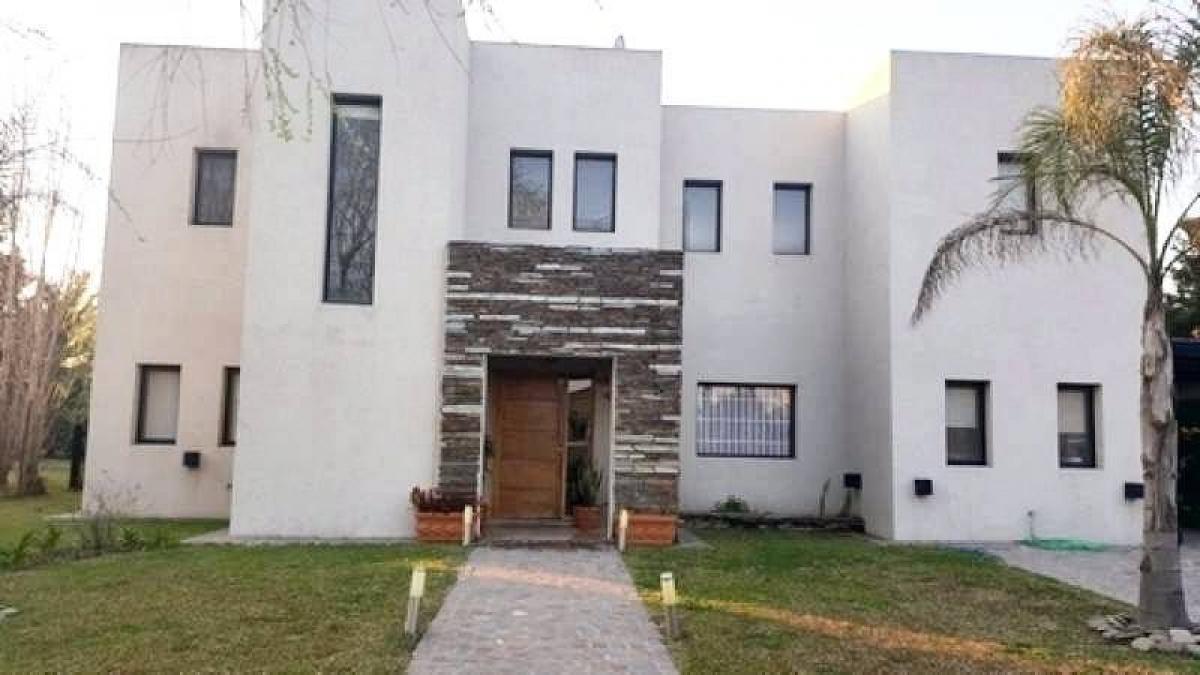 4 bedrooms House in Pilar, Argentina No. 54619