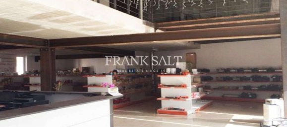 370m² Office in Santa Venera, Malta No. 12033 2