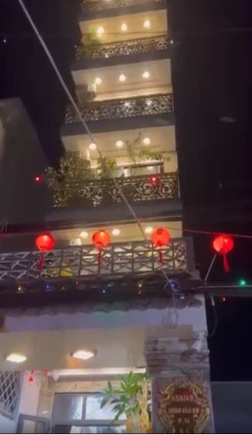 80m² Townhouse in District 4, Vietnam No. 12827