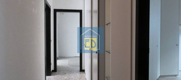 3 Schlafzimmer Wohnung in Savona, Italy, Nr. 183832 9