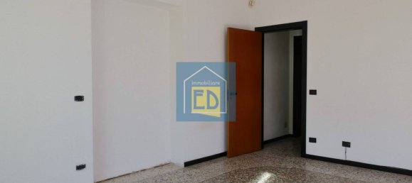 3 Schlafzimmer Wohnung in Savona, Italy, Nr. 183832 6