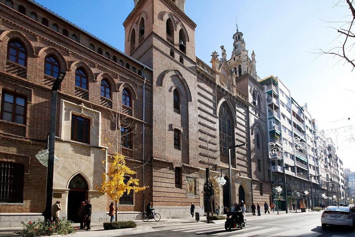 5 bedrooms Apartment in Granada, Spain No. 135440