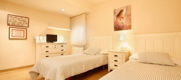 5 bedrooms Apartment in Granada, Spain No. 135440 4