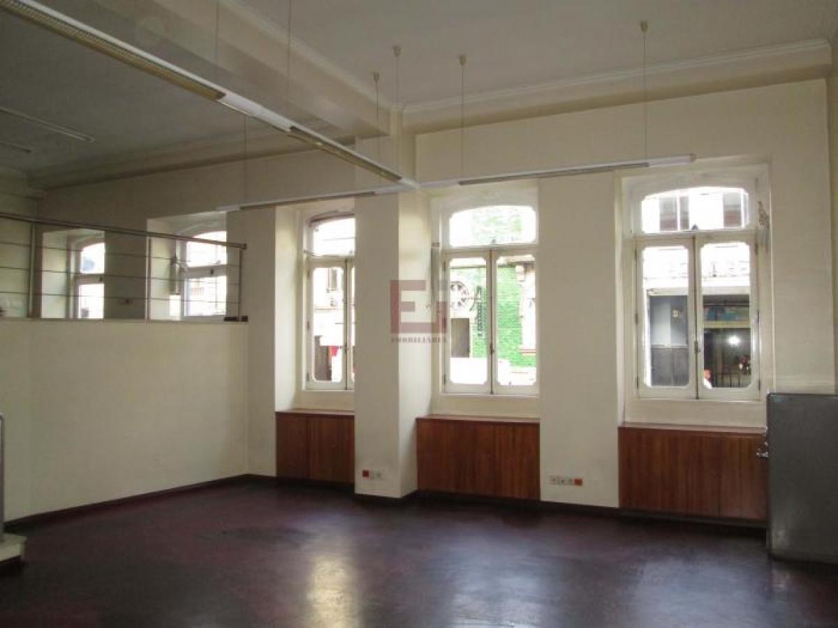 Escritório em Porto, Portugal 825 m² N.º 8040