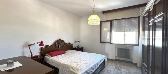 6 rooms Apartment in Chioggia, Italy No. 86287 4