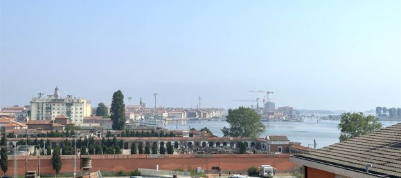 6 rooms Apartment in Chioggia, Italy No. 86287 10