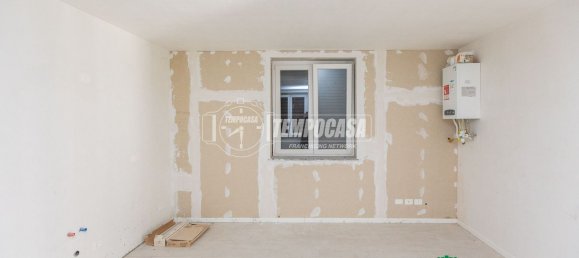 2 bedrooms Apartment in Busto Arsizio, Italy No. 363537 4