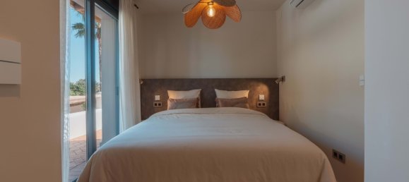 4 bedrooms Villa in Alicante, Spain No. 159891 7