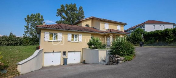 5 bedrooms Villa in Villefontaine, France No. 317113 2
